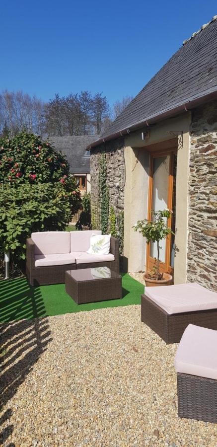 Le Vieux Moulin Gites - Detached Cottage With Garden Views And Pool Guégon Kültér fotó