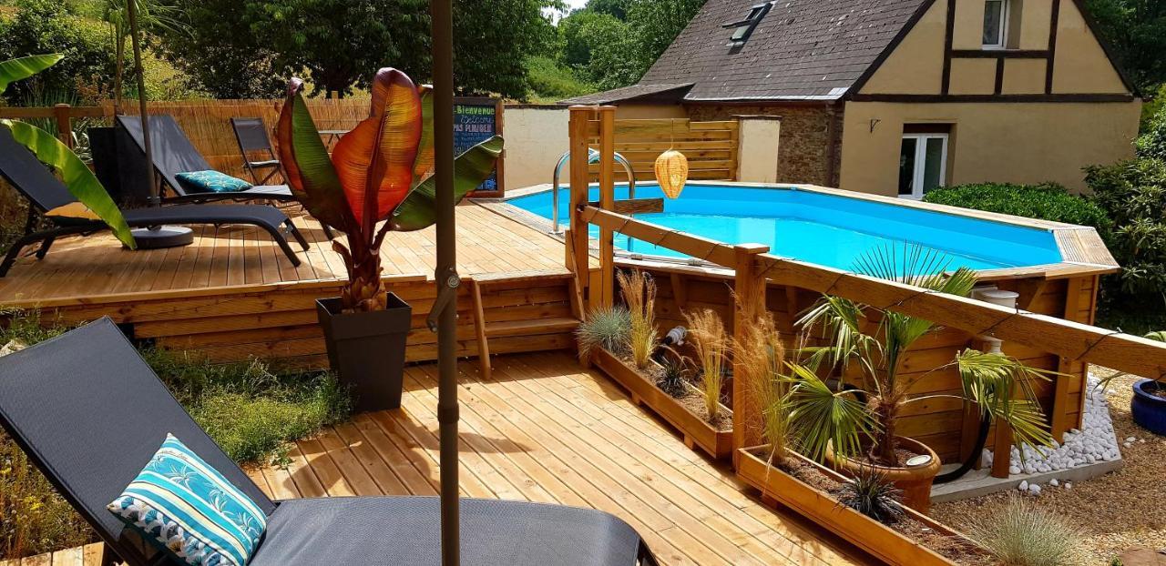 Le Vieux Moulin Gites - Detached Cottage With Garden Views And Pool Guégon Kültér fotó