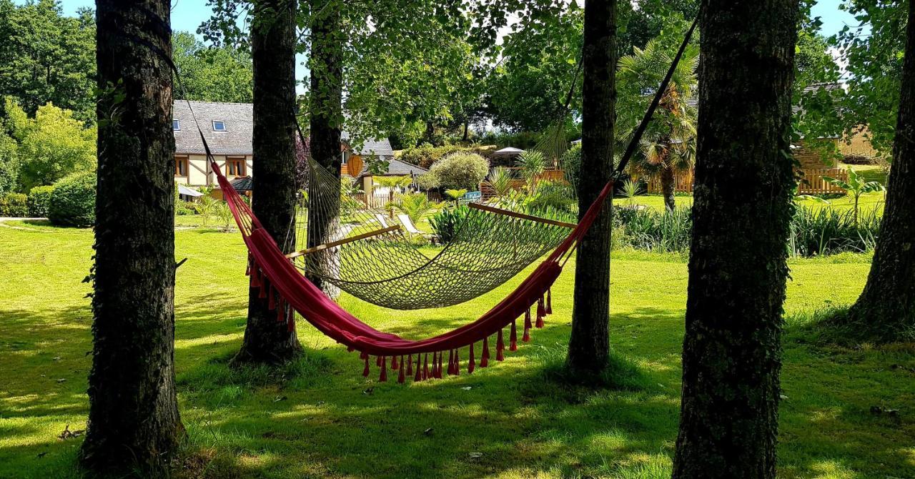 Le Vieux Moulin Gites - Detached Cottage With Garden Views And Pool Guégon Kültér fotó