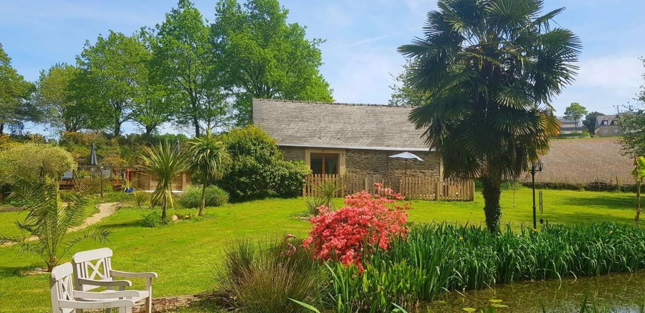 Le Vieux Moulin Gites - Detached Cottage With Garden Views And Pool Guégon Kültér fotó