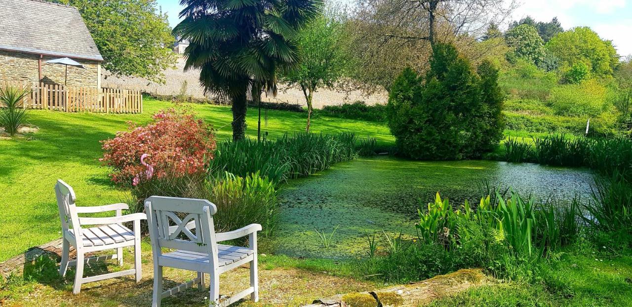 Le Vieux Moulin Gites - Detached Cottage With Garden Views And Pool Guégon Kültér fotó